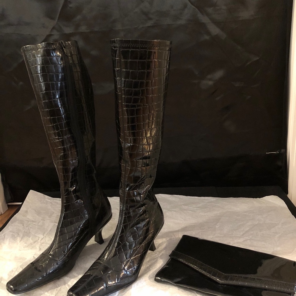 Liz Clairborne patent leather texture boots and matching clutch - Picture 2 of 4